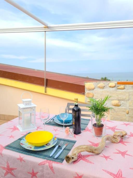 Lovely Flat With See View Розето дели Абруци Екстериор снимка
