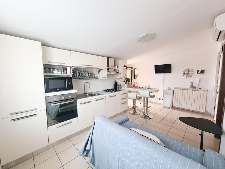 Lovely Flat With See View Розето дели Абруци Екстериор снимка