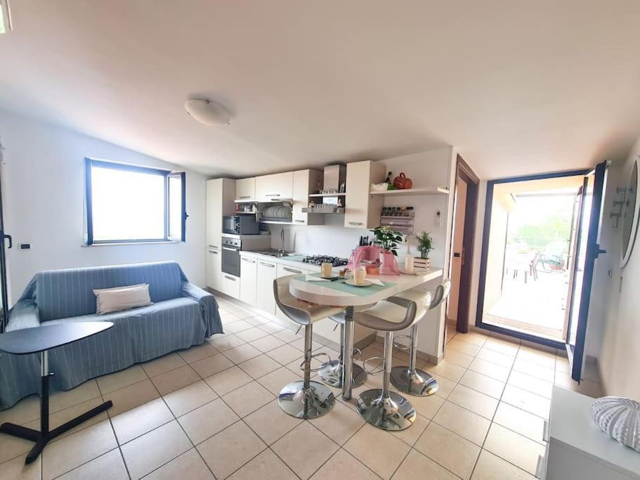 Lovely Flat With See View Розето дели Абруци Екстериор снимка